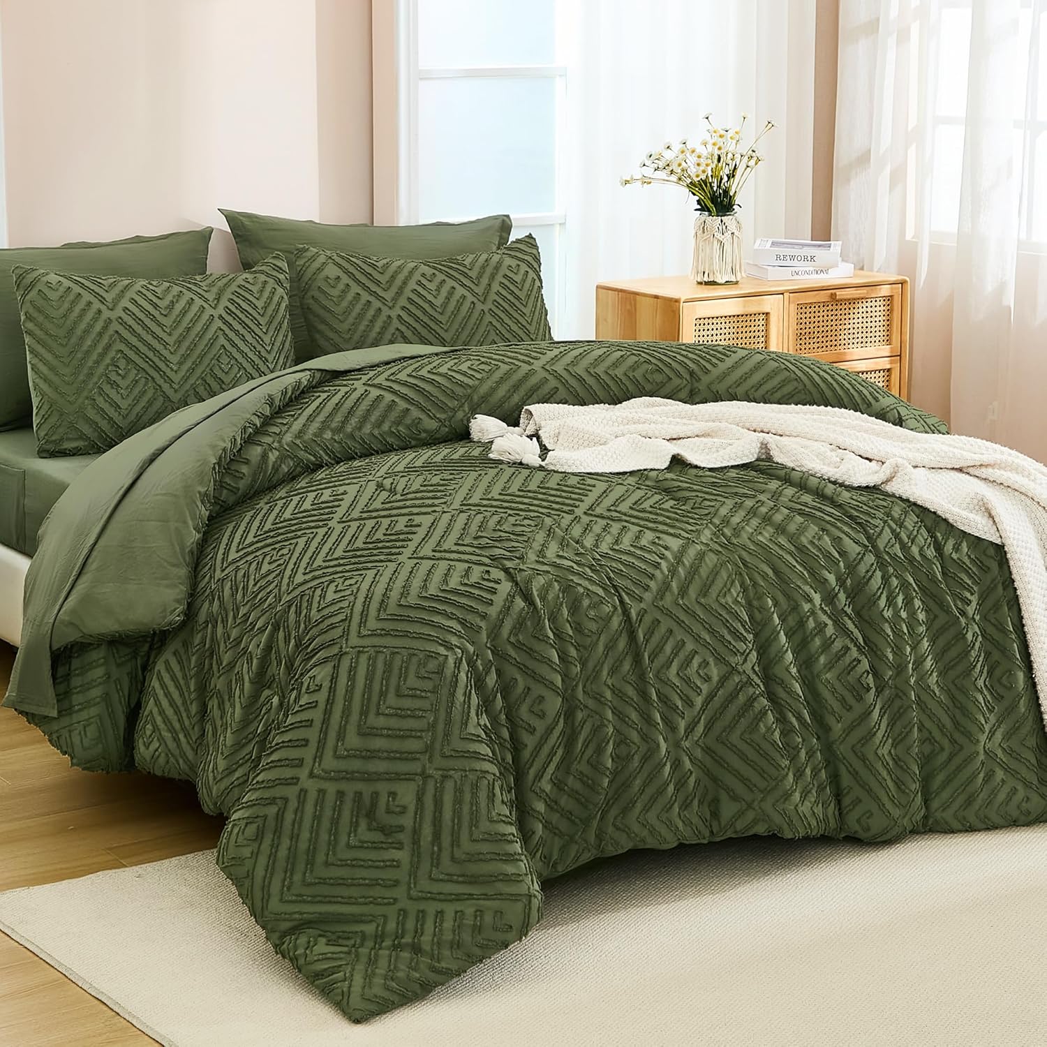Bed in a Bag Boho Lightweight Fluffy Tufted Bedding Sets